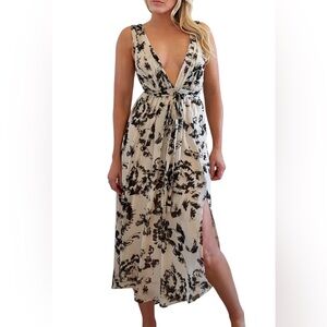 NWOT Bebe Deep V Floral Maxi dress